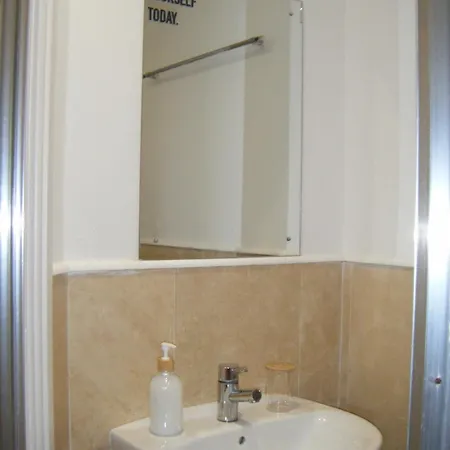 Appartement Cozy Hotel-style With Free Parking