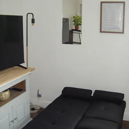 Cozy Hotel-style With Free Parking Appartement