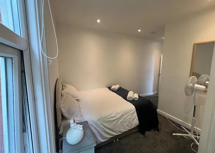 Cozy Hotel-style With Free Parking Apartment