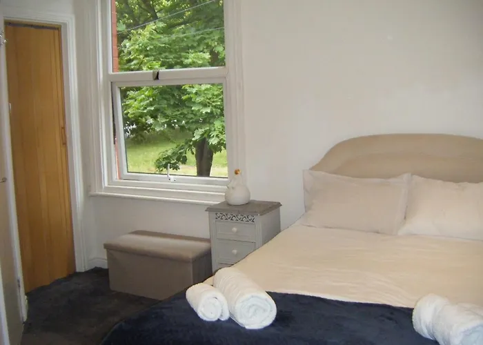 Cozy Hotel-style With Free Parking Leeds (West Yorkshire)