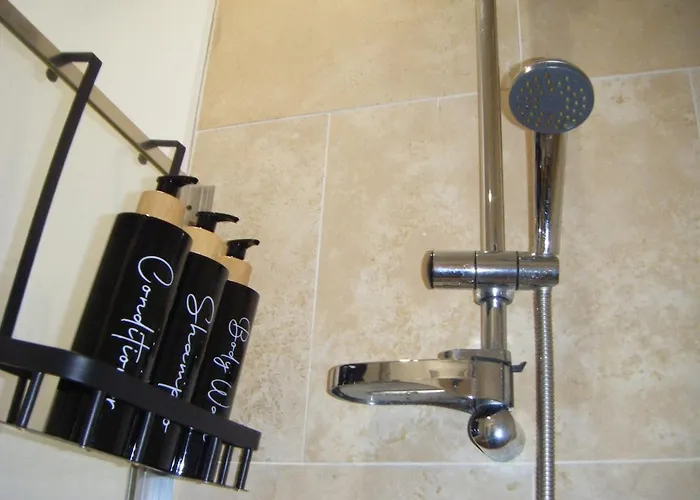 Cozy Hotel-style With Free Parking 利兹