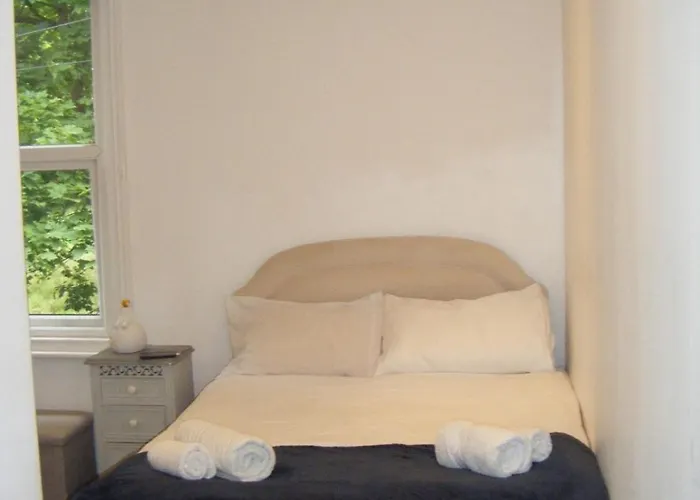 Cozy Hotel-style With Free Parking Leeds (West Yorkshire)