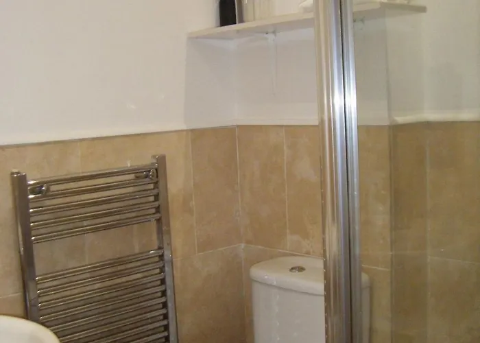 Cozy Hotel-style With Free Parking 利兹