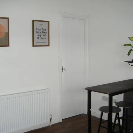 Cozy Hotel-style With Free Parking Apartamento